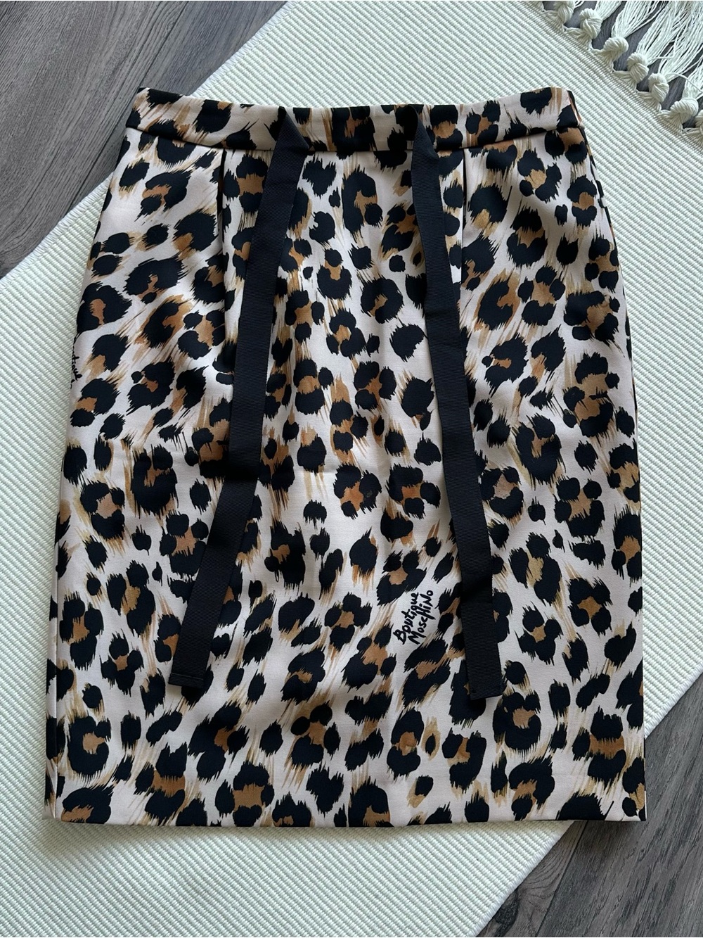 Boutique Moschino Leopard Printed Pencil Skirt with Grosgrain Bows